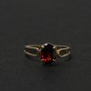 10k Gold Ring w/ Garnet / size: 6.5
